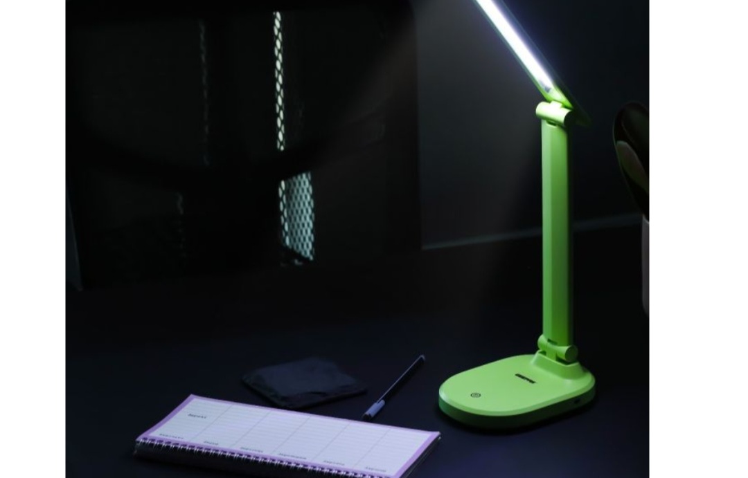 چراغ مطالعه رومیزی جیپاس LED اصل مدل GDL5573(ارسال رایگان)