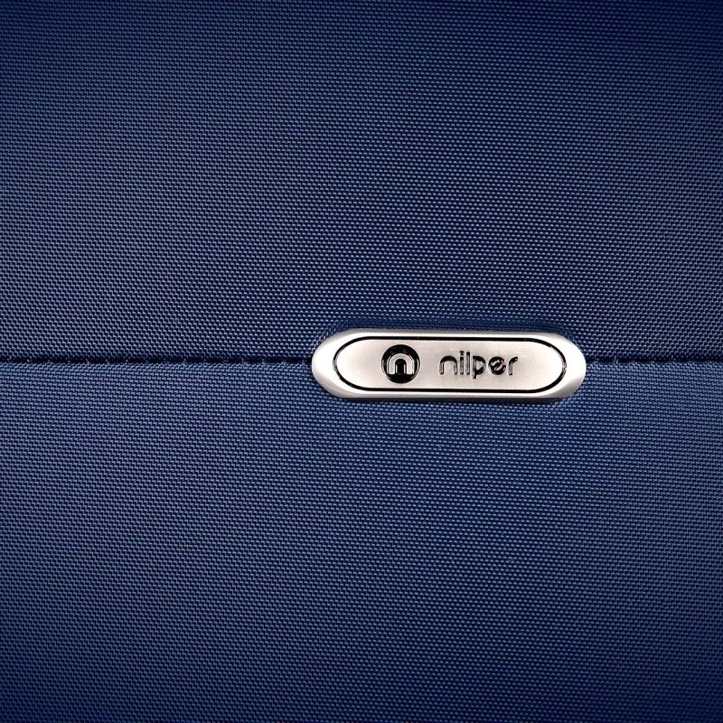 چمدان نیلپر مدل آوان  111 سایز متوسط