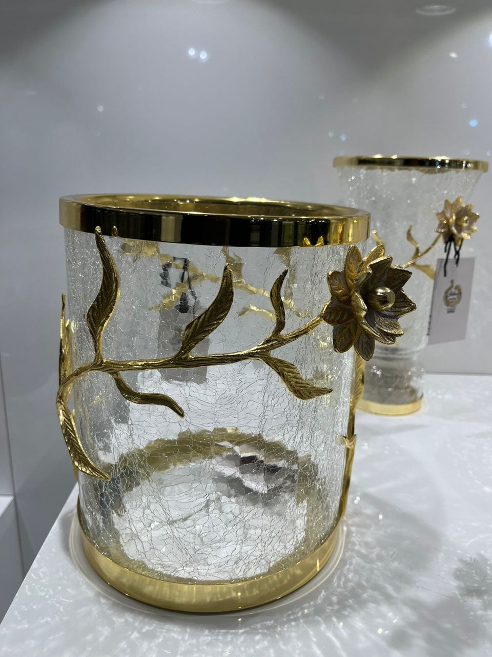 سطل شیشه ای طلایی گل نارسیس برنجی کد1130