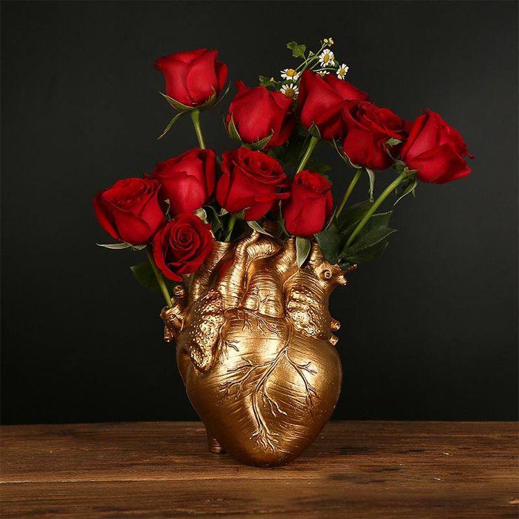 گلدان قلب طلایی